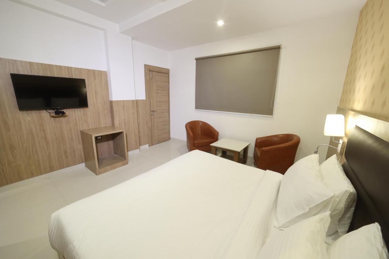 Hotel Salt And Rove New Delhi Aiport Exteriör bild