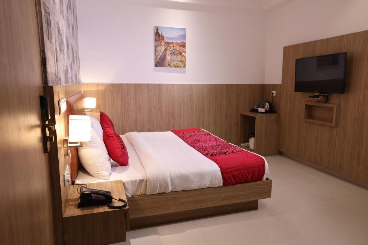 Hotel Salt And Rove New Delhi Aiport Exteriör bild